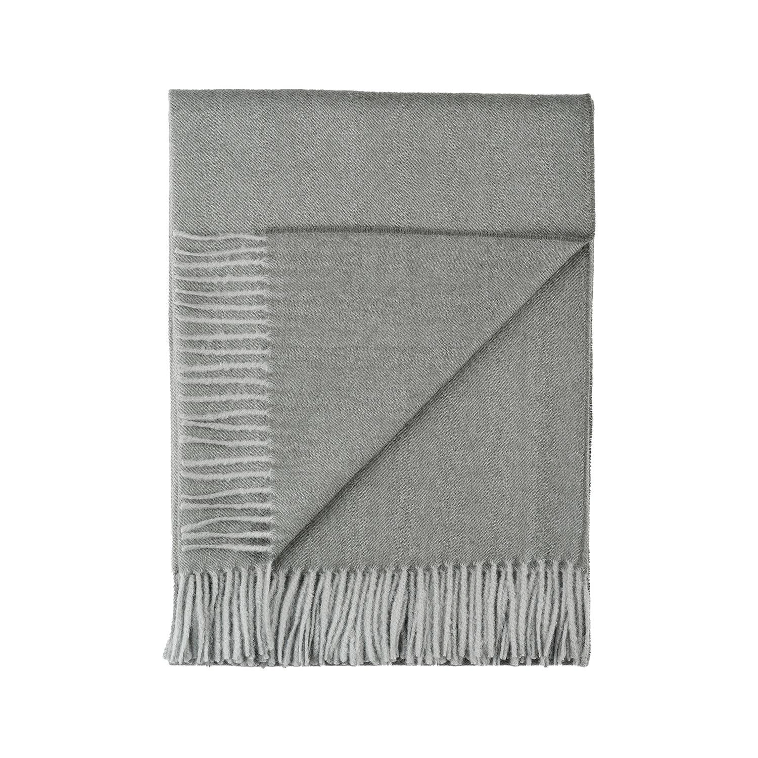 Iron Ore Alpaca: Luxuriously Soft Throw Blanket for the Home